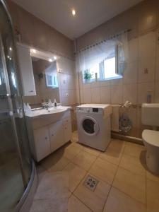 Apartments with BBQ in Keszthely-Balaton 54366