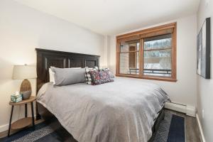 Ski-In Ski-Out Zephyr 1 Bedroom Condo 2204