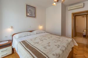 Apartments and rooms by the sea Tucepi, Makarska - 24679
