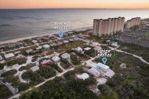 3BR Beach Home, 5 Min Walk to Private Beach, Snowbirds welcome, Luxurious, Dog Friendly