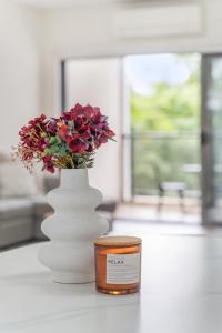 26E ABNB-Style 3BR with 2 Free Parking, Walk to Chinatown burwood