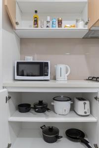 26E ABNB-Style 3BR with 2 Free Parking, Walk to Chinatown burwood