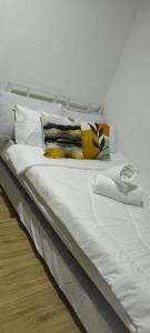 Room in downtown Davao, easy access to everything!