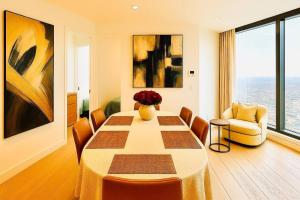 Skyline Executive 2BR Suite Level 66 Corporate-Ready Next to Ritz