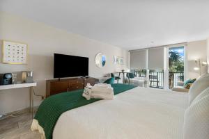 Sandestin Bayfront Studio with balcony and breathtaking views