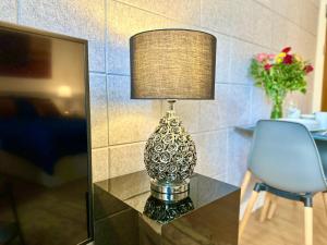 Modern Studio Garden view 5 min from Metro Station Elizabeth Line