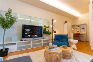 Santorini Vibes- Luxury Perth CBD