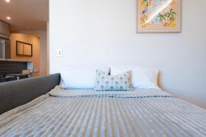 Santorini Vibes- Luxury Perth CBD