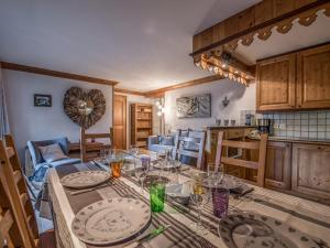 Appartement ski aux pieds, 6 pers, parking couvert - FR-1-411-1009