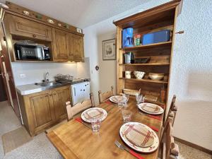 Studio calme avec parking, vue montagnes, Demi-Quartier - FR-1-597-196