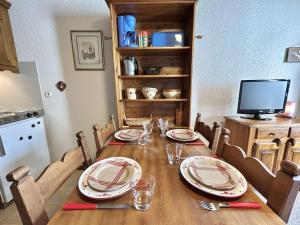 Studio calme avec parking, vue montagnes, Demi-Quartier - FR-1-597-196