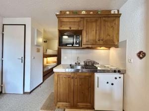 Studio calme avec parking, vue montagnes, Demi-Quartier - FR-1-597-196