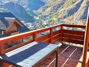 Appartement 3 pièces pour 6 personnes, balcon exposé sud-ouest, parking - FR-1-263-637