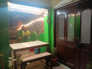 Sandhya Guest House Varanasi Near Ganga River