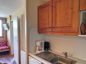 2 pièces 4 pers, balcon, parking aux Menuires - FR-1-178-401