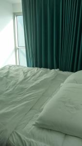 Charmimg 1 BR with Natural Light