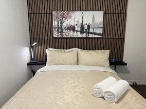 Private Room with Shared Bathroom in West-Toronto