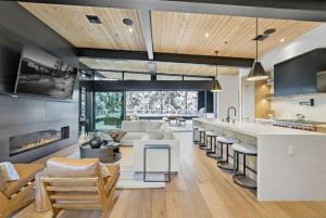 Creekside Retreat - Near Palisades Tahoe