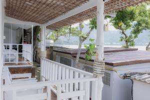 Phi Phi Cozy Seafront Resort