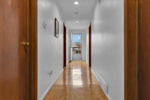 Bright 3BR Upper Level Stay • Pet Friendly