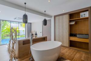 2BR Modern Pool Villa Near the Sea V261