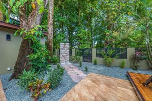 Casa de los Lorros close to whale tail