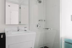 Blueground Tribeca doorman gym roof deck NYC-1365