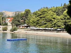 Apartment LaVilla - Two Bedroom Apartment with Balcony and Sea View uti