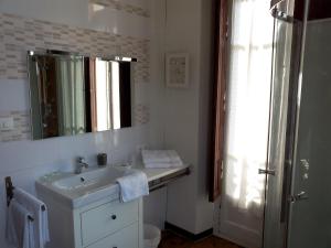 B&B / Chambres d'hotes Castel de la Pique : photos des chambres