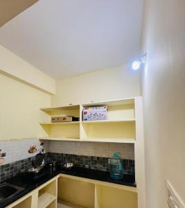 Flat in madhapur 1 bhk