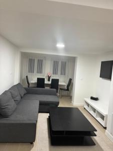 Charmant Rez de Jardin 6 p 2 chambres et Parking