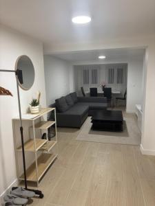 Charmant Rez de Jardin 6 p 2 chambres et Parking