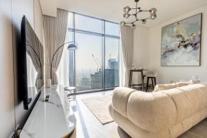 PENINSULA ONE 1BR by Design Studio