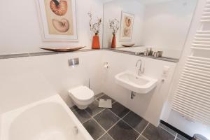 Ostseeresidenz Sassnitz - WG 18 mit Kamin, Sauna, Terrasse, Meerblick