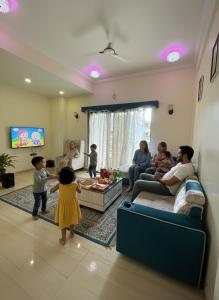 Luxury 4BHK - Villa 360 - Pvt Pool & Scenic Stay