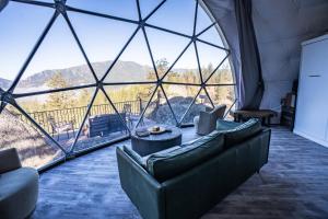 The Domestead- An Epic Romantic Mountaintop Hideaway