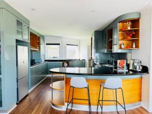 Spacious 3BR Home in Sandy Bay with Parking & Views