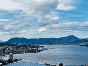 Spacious 3BR Home in Sandy Bay with Parking & Views