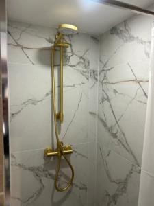 Studio confortable, tout équipé, balcon ,hyper centre ville