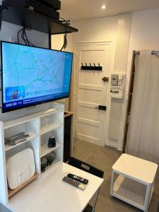 Studio confortable, tout équipé, balcon ,hyper centre ville