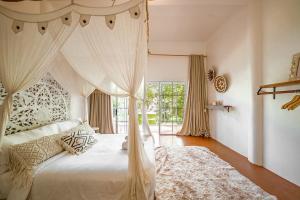 4BR Villa for Families - 5 Min to Thomas Beach