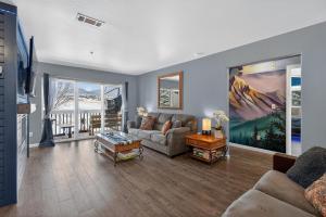 Colorado Winter Romance with Mountain Views Near Glenwood Hot Springs