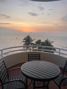 The Oasis, Regency Tanjung Tuan