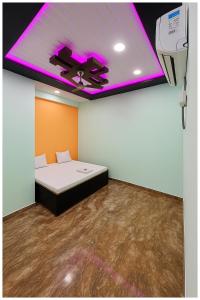 Hotel Ragam V Bharat Near Kashi Railway Station and Kashi Vishwanath Temple - Free Wi-Fi - Paid Parking Facilities -Fully Air conditioning Room - Best Hotel In Varanasi