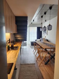 Duplex with private Sauna & Mountain View