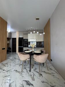 Pearl of Odesa teracca sea view