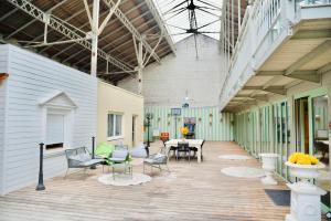 luxueuse villa -Parking- piscine -espace de jeux- avec 6 suites avec SDB