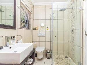 Hermanus Cliff Path Lodge - No Load-shedding