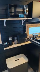 Cottage on the banks of the Ounasjoki River