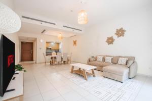 Nivis find- Bay square -1 BHK
